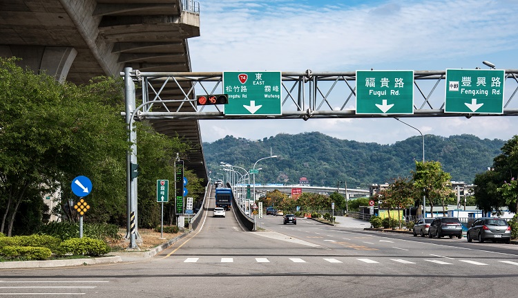 弘富重劃區享有潭子車站、栗林車站、74號道、國道四號豐潭段等交通利多。