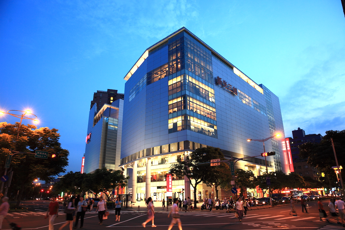 「天母常玉」十分鐘內親近天母新光三越、異國餐廳與美國學校。