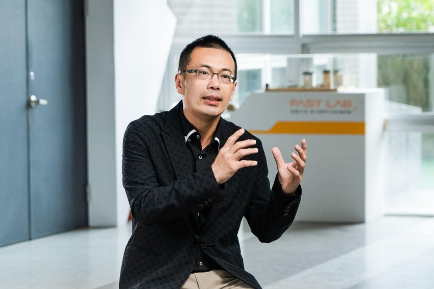 北科大教授李達生指出，企業可以透過龍騰獎與宏碁手牽手走向國際、前進永續。