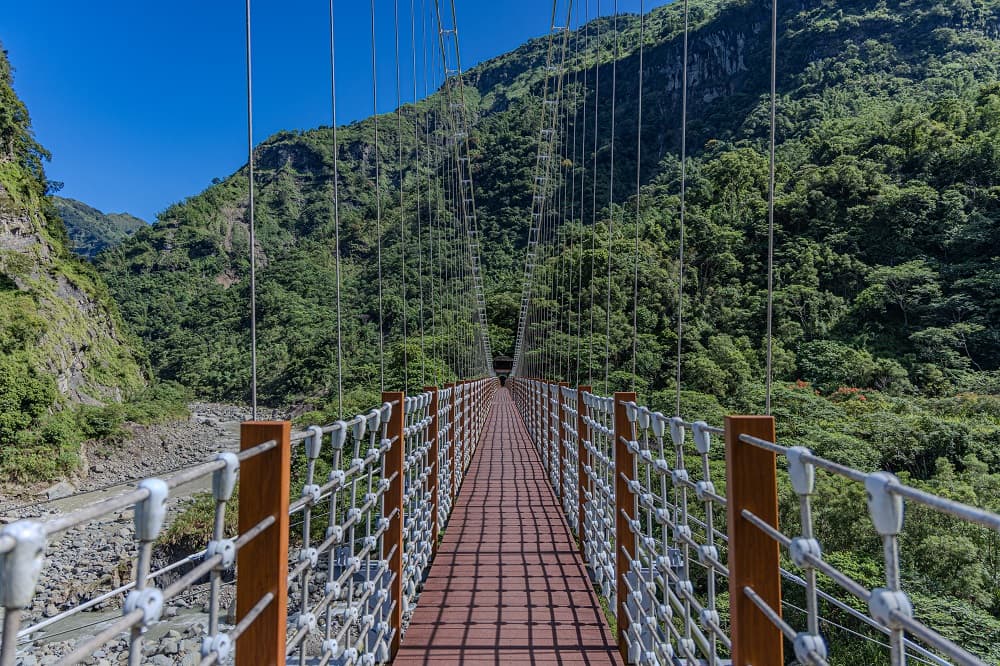 阿里山不是一座山，更不僅僅只有山。位於山美部落的達娜伊谷，擁有鯝魚文化以及特殊的水上餐廳體驗，非常值得前往。（圖／阿里山英迪格酒店提供）