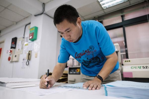 以責任為筆   以堅持為墨：賴昱全寫下職場十年誌