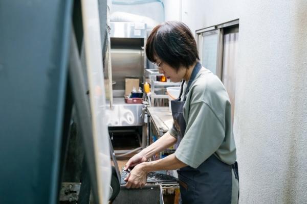 用心聆聽 琉璃藝術創作者陳郁婷 用心聆聽 琉璃藝術創作者陳郁婷