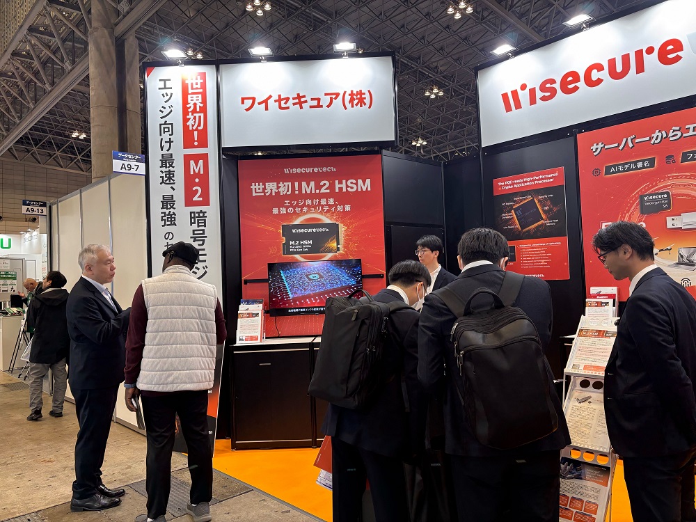 匯智安全於日本 IT Week Autumn發表全球首款 M.2 介面高速硬體安全模組，引起廣大迴響。圖片來源：匯智安全