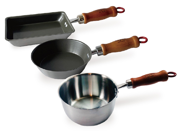 4F simple zone好感生活：CB JAPAN小煎鍋牛奶深鍋玉子燒鍋，原價750元，買一送一。圖片來源：京站