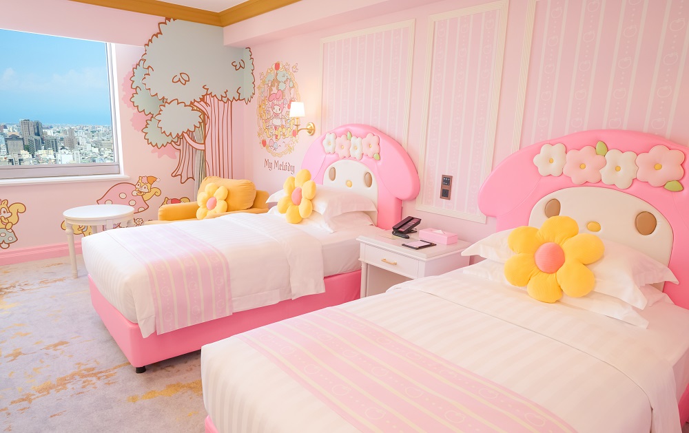 當日單筆滿3800元，即可於APP參加IP連萌刮刮卡遊戲，有機會抽中知名飯店三麗鷗主題房型。圖片來源：京站