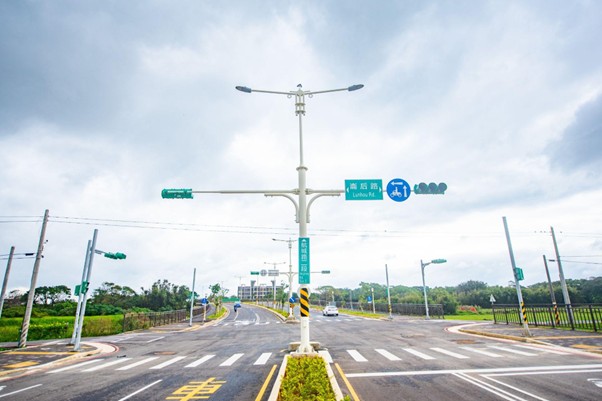 「航城路二段」正式通車後，10分鐘可直達機場捷運A15站。(圖／桃園市政府提供)