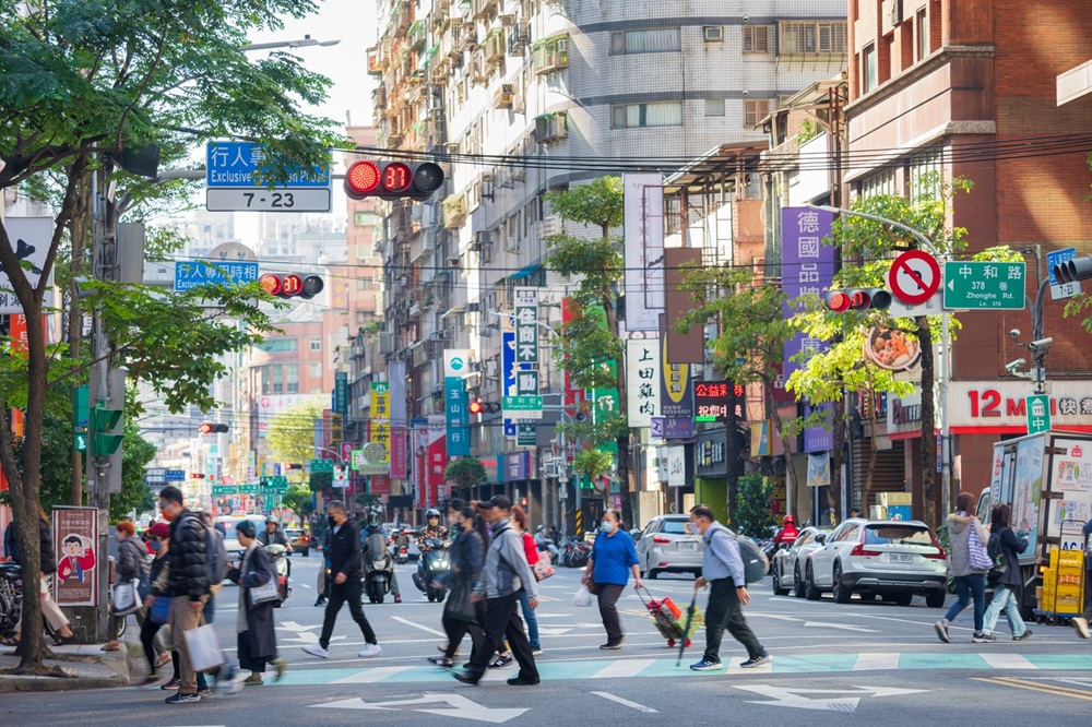 漢皇集團在雙和推動多起整合門檻高的都更案，重塑城市風貌。(圖／業者提供)