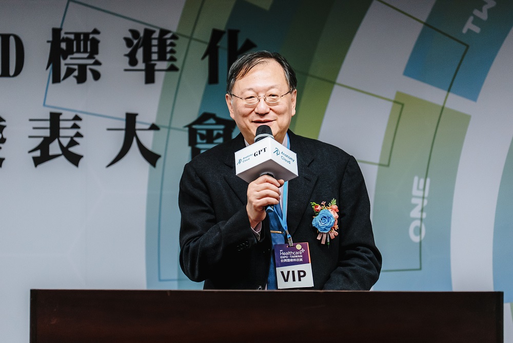 ▲圖為台大醫院余忠仁院長，說明3D AI影像於台大醫院的實際應用。圖片來源：智捷醫學科技