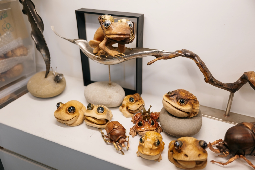 傳玻者多年來榮獲臺灣工藝競賽／國立台灣工藝研究發展中心獎項的肯定，許多作品都已被典藏。(圖/庇護工場提供)