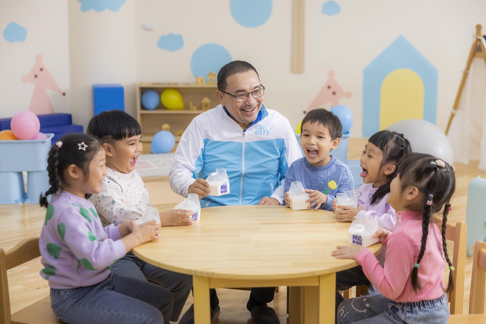 侯友宜：全年不間斷 陪33萬名學幼童健康長大。圖片來源：新北市政府教育局