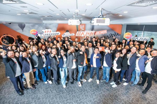 台灣大獲商周AI創新百強 資通訊產業鑽石獎 AI實力領先電信業界