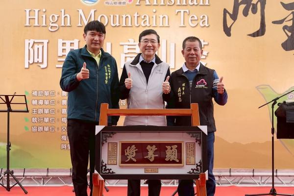 嶢陽茶行頻拿國際獎  王端鎧靠精品茶禮重寫台灣茶的價值