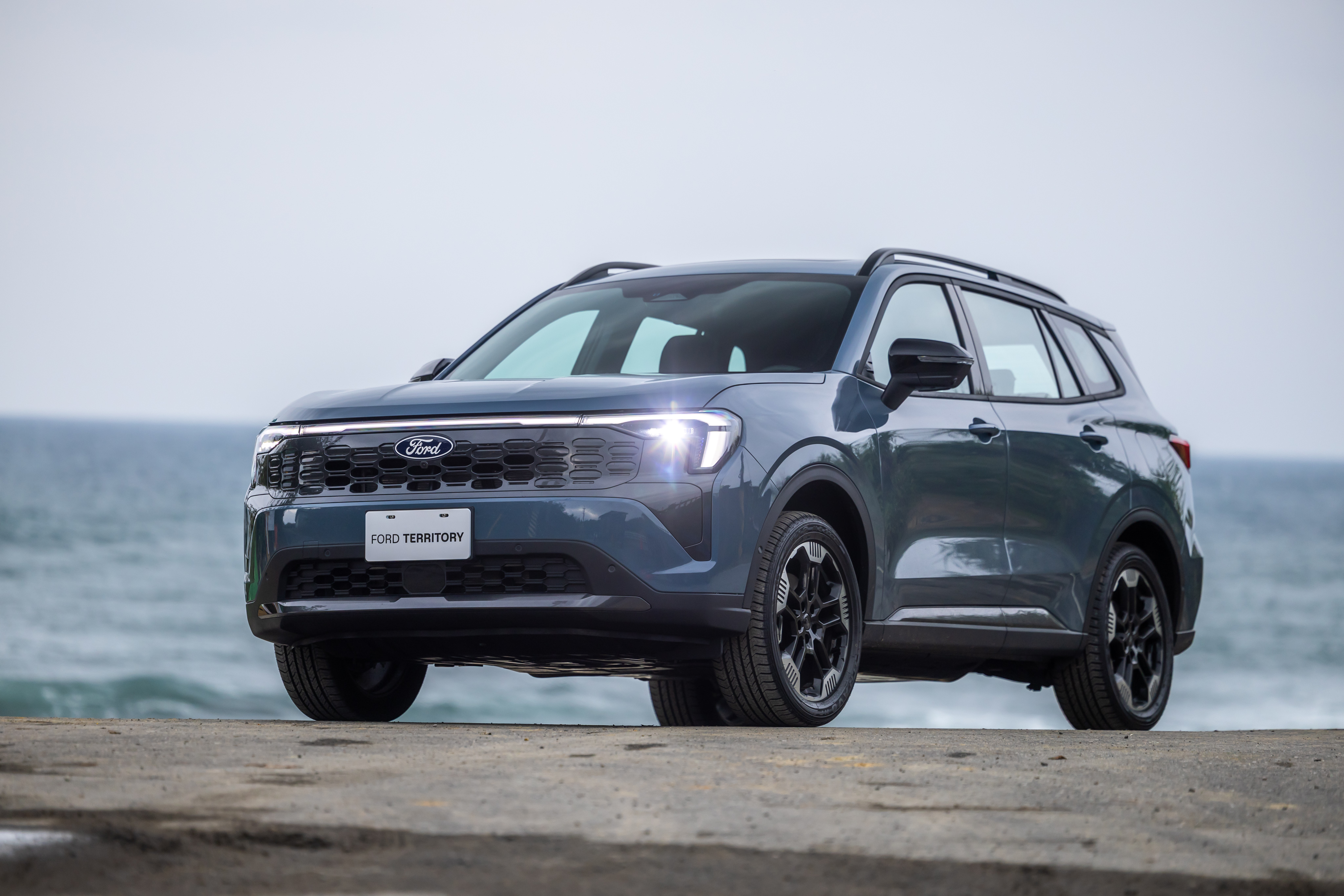 The All-New Ford Territory憑藉新世代油電動力架構、先進車用科技，與媲美L-SUV的寬敞車室空間，上市即深受台灣消費者喜愛。(圖／福特汽車提供)