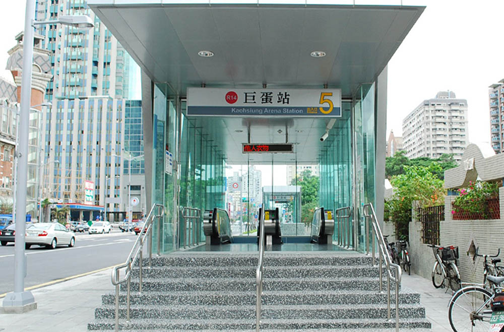 「巨蛋壹起飛」鄰近R14捷運站僅約500米距離，隨著漢神巨蛋商圈周邊土地日益稀缺，讓「巨蛋壹起飛」個案推出後受到市場關注。