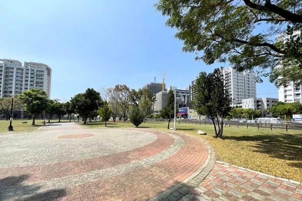 鳳山頂新特區綠意環境  公園概念輕豪宅搶市