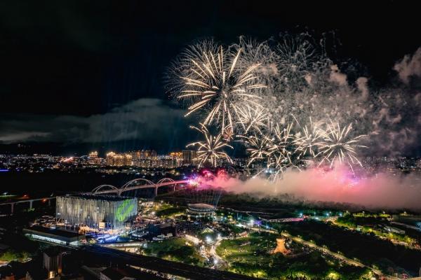 新北美術館迎開館周年 《共織宇宙》打開藝術新視界