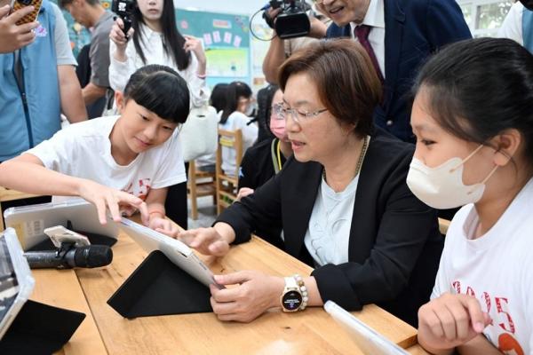 打造生生有平板  智慧學習再升級