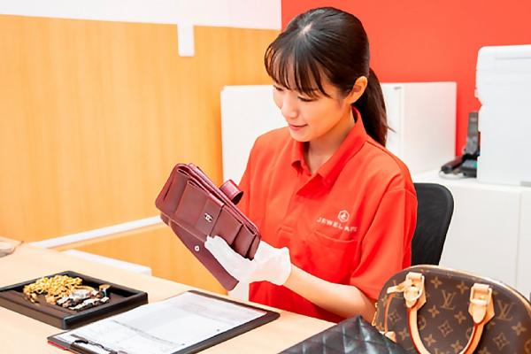 回收產業品牌化 JEWEL CAFE桂麗金以日式SOP建立專業收購形象