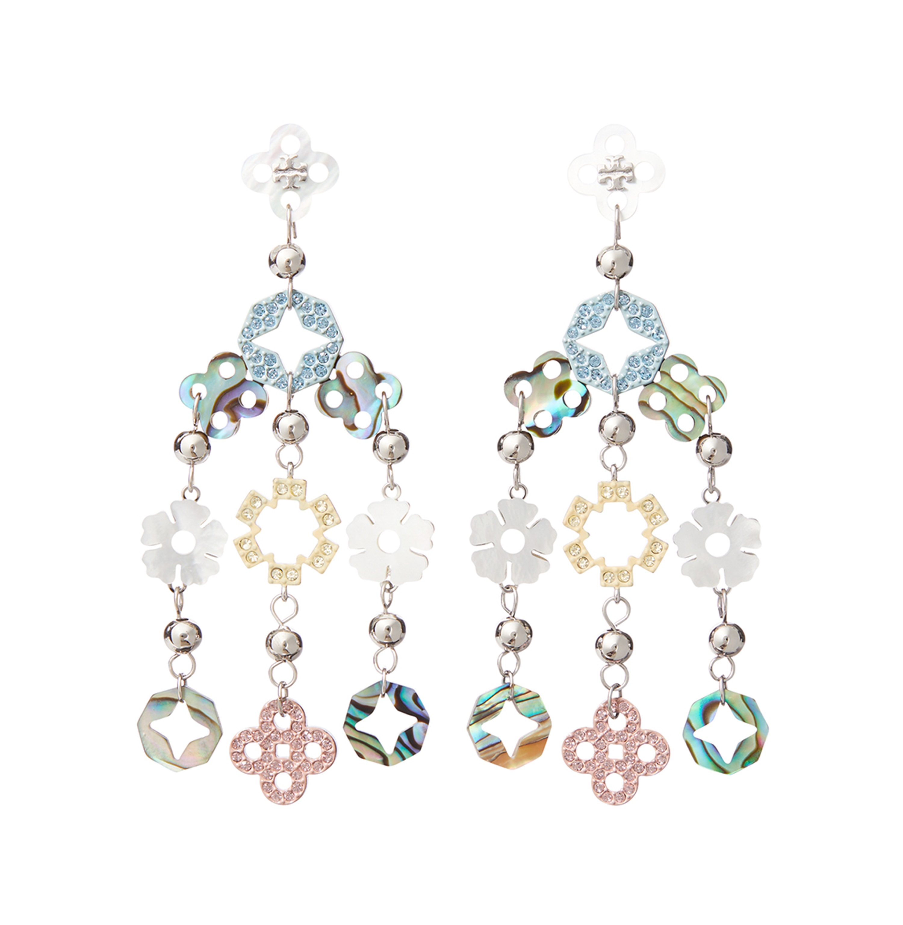 台中大遠百TORY BURCH Forget Me Not勿忘我系列垂墜耳環以花卉造型結合珍珠光澤設計，展現細膩優雅氣質，為夏日造型增添浪漫魅力，推薦價17,500元。（圖/遠百提供）