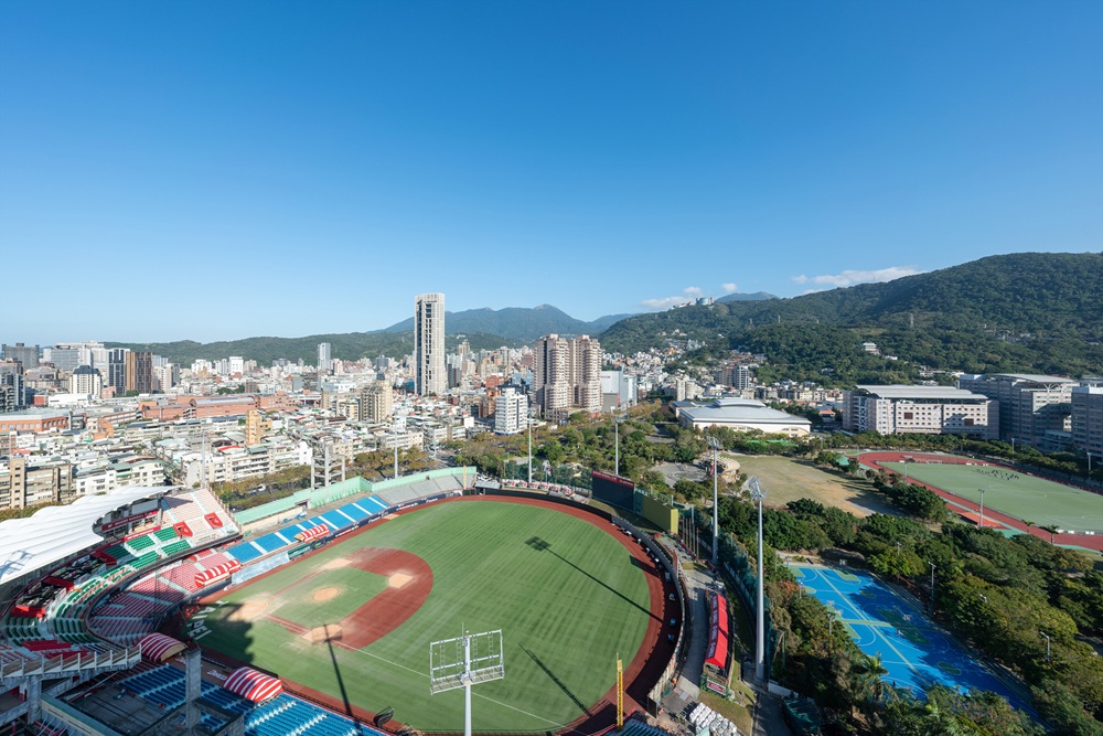 「昇陽醴居」位於天母精華地段，步行可達高島屋百貨、天母棒球場、萬坪運動公園、士東市場。(圖／業者提供)