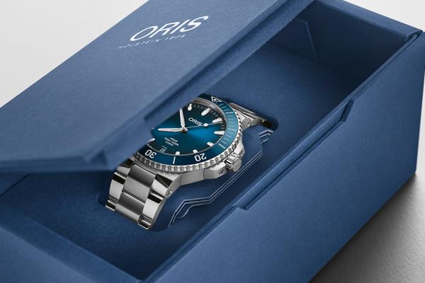 買潛水腕錶最高送12,500元原廠錶帶組 Oris Aquis限時優惠至10月底