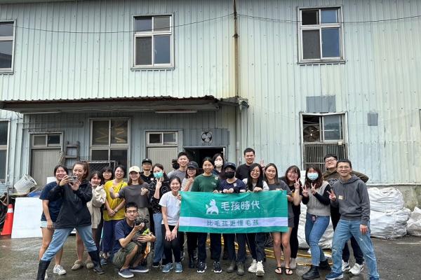 毛孩時代捐贈近2噸飼料！品牌創辦人盧胤勳分享投入動保公益初衷
