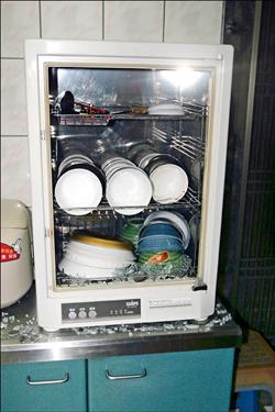 烘碗機爆裂 轟然聲響嚇破膽 