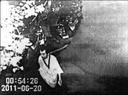醉男縱火看熱鬧 警方認出