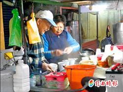 走出喪子之痛 仙草伯擺攤再出發