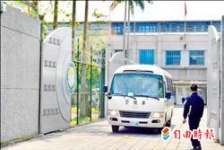 殭屍+貓女妝落網 惡搞港妹連自己也整