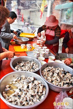 寒害重創養殖業 朴子天公壇伸援