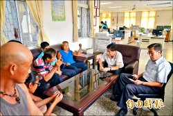 停電超過14小時 冬山茶農抗議