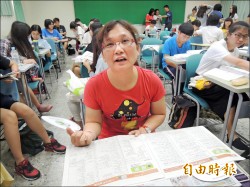 《雲嘉指考平和落幕》鼓勵學生、自我挑戰 46歲師當考生