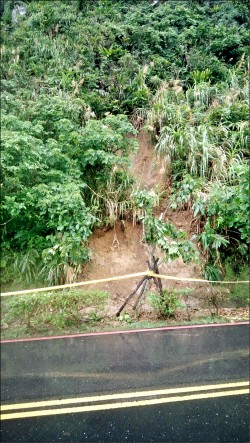 外木山岩壁落石 4個月邊坡補強