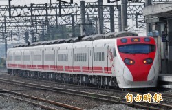 中秋火車票秒殺 交長︰有票就能回家