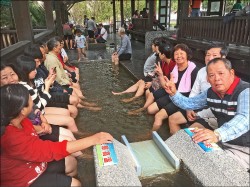 環保金爐冷卻水 一水三用 變公共溫水泡腳池 生活 自由時報電子報
