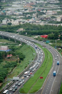 連假第3天 下午將現首波北返車潮