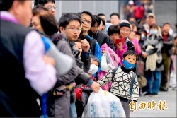機捷自由試乘爆人潮 A1站上車要等3小時