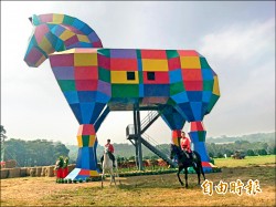 16米高彩虹馬 走馬瀨新夯景