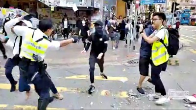 震驚全球！港警近距離射殺平民 王丹呼籲狀告聯合國