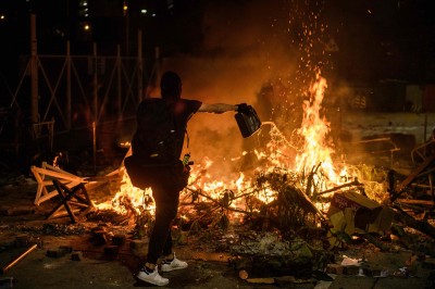 反送中》香港中文大學緊急宣布：本學期即起結束