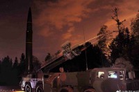 劍指台灣 ？ 中國解放軍夜間模擬試射東風11導彈