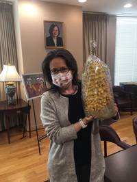 樹狀榴槤？蕭美琴曬立陶宛神秘禮物  國人嘴饞了：台灣也要進貨