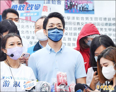 深蹲換乘 蔣營︰只是舉國外案例 並非政策