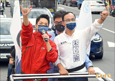 頻催票 蔣出動戰車 展現團結氣勢