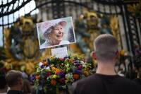 英女王並非因「年老」過世？ 新書揭露真實原因！