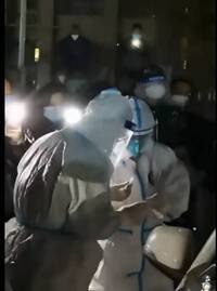 中國連4日確診破3萬5  蘭州抓包檢疫人員陽性疑「惡意散播病毒」