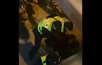 白紙革命》《BBC》記者在上海遭毆打逮捕 中官員：避免他感染武肺