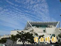 女兒遭「強制拍照」他拒給錢 攝影怪客怒：給10元也好！