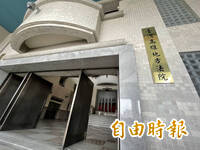 自備紙張超商影印被控偷印 法官認「未放影印機面板」還清白